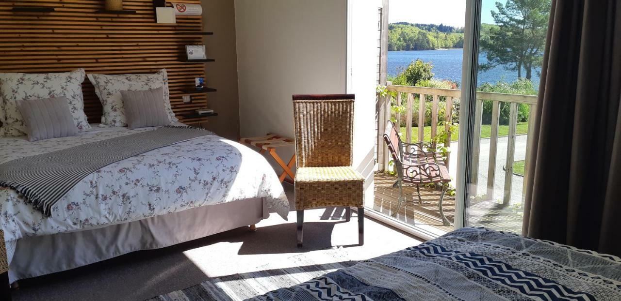 Logis Hotel Du Lac Neuvic  Exterior photo