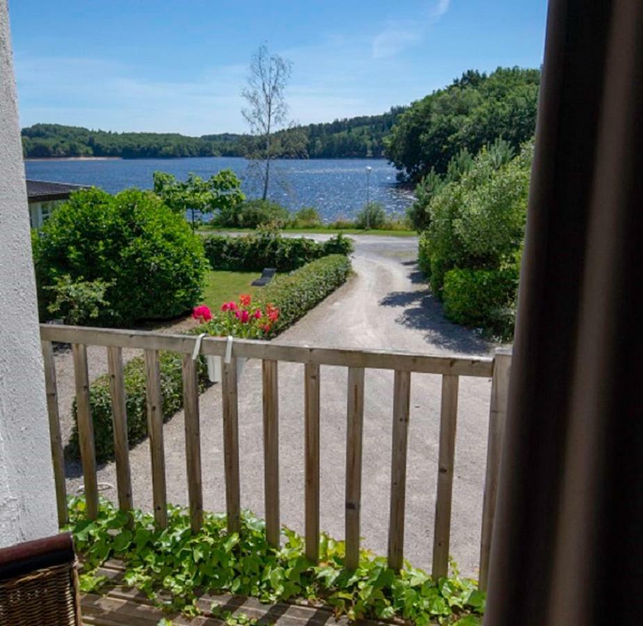 Logis Hotel Du Lac Neuvic  Exterior photo